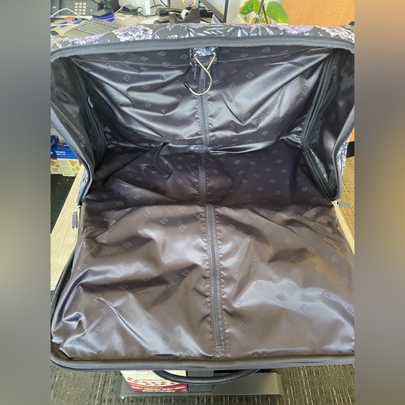 Floral Travel Bag Set, Vera Bradley, lay flat duffle and hanging garment bag - Picture 6 of 12